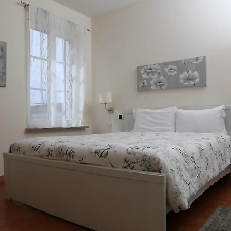 Room&breakfast Angela Panzió 4*